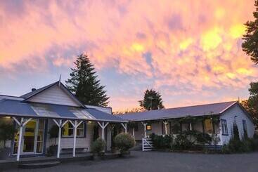 هتل Tongariro Crossing Lodge