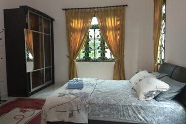 هتل Villa Shamir Near Klia