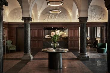Hotel Wide