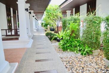 Al S Resort