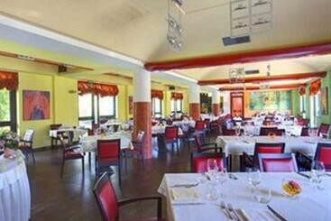 هتل Abalon Pompei Resort