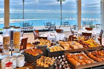هتل L  Amphitrite Palace Resort & Spa