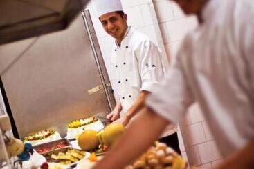 هتل Amwaj Oyoun Resort & Spa Sharm El Sheikh 