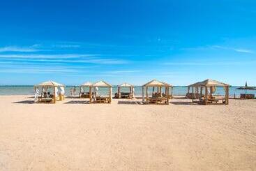 هتل Amwaj Oyoun Resort & Spa Sharm El Sheikh 