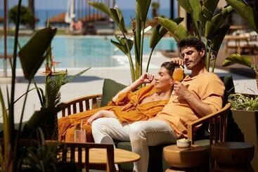 هتل Asterion Suites & Spa   Designed For Adults