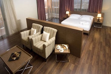 هتل Prestige Lucena