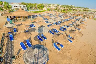 Ivy Cyrene Island Aqua Park Resort