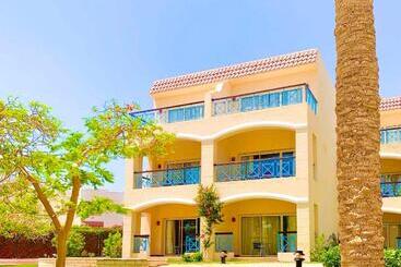 Ivy Cyrene Island Aqua Park Resort