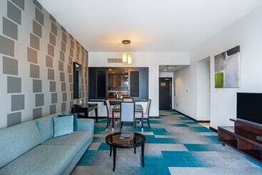 Flora Creek Deluxe Hotel Apartments, Dubai