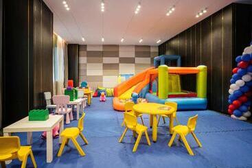 هتل Grand Mercure Shanghai Hongqiao