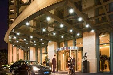 هتل Grand Mercure Shanghai Hongqiao
