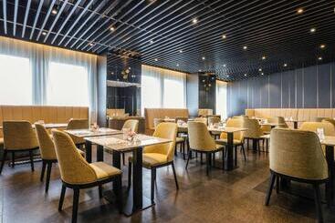 هتل Grand Mercure Shanghai Hongqiao