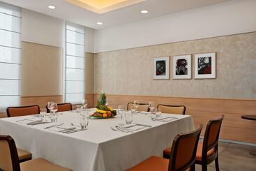 호텔 Hilton Garden Inn Rome Airport