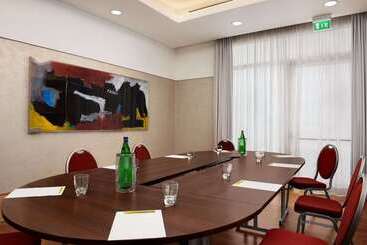 호텔 Hilton Garden Inn Rome Airport