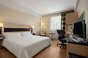 호텔 Hilton Garden Inn Rome Airport