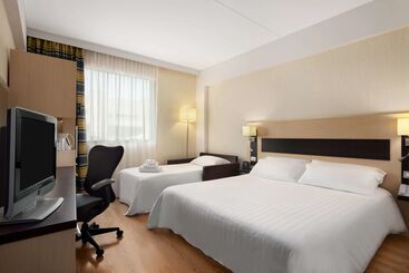 호텔 Hilton Garden Inn Rome Airport