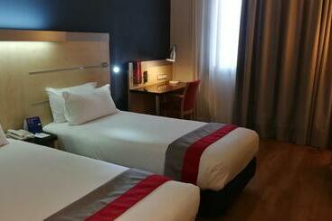 هتل Holiday Inn Express Málaga Airport, An Ihg