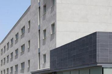 هتل Holiday Inn Express Málaga Airport, An Ihg