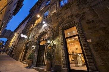 هتل Italia Cortona