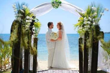 هتل Lomani Island Resort – Adults Only