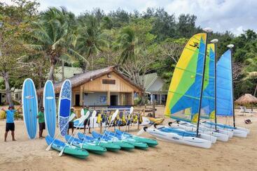 هتل Malolo Island Resort