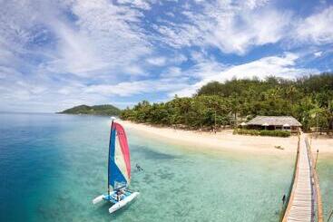 هتل Malolo Island Resort