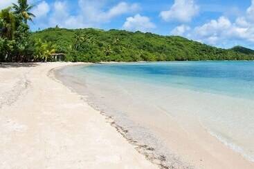 هتل Navutu Stars Resort