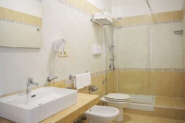 هتل Paestum Inn Beach Resort