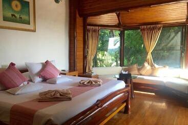 هتل Phu Pha Nam Resort