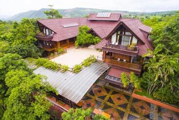 هتل Phu Pha Nam Resort