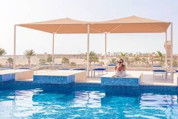 هتل Pickalbatros Aqua Vista Resort  Hurghada