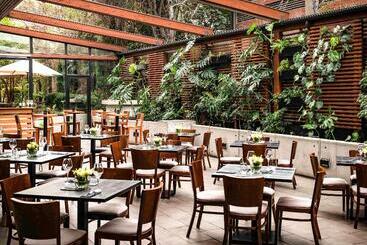 هتل Pullman Santiago El Bosque