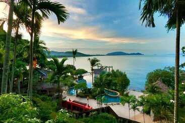 هتل Racha Kiri Resort And Spa Khanom