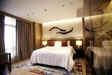 هتل Resorts World Awana