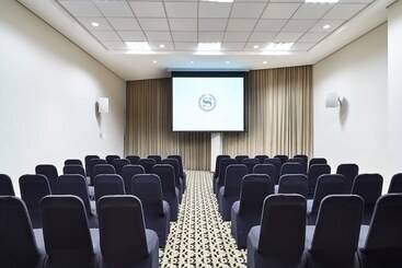 هتل Sheraton Vitoria