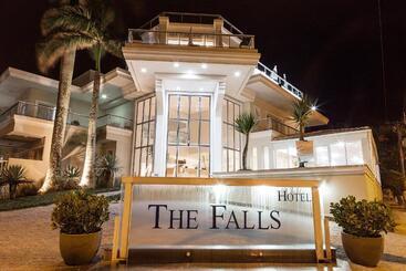 هتل The Falls