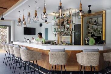 Отель The Pavilions Phuket