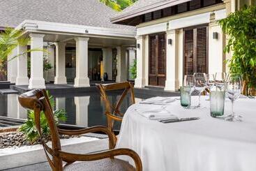 Отель The Pavilions Phuket