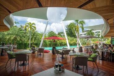 Отель The Pavilions Phuket
