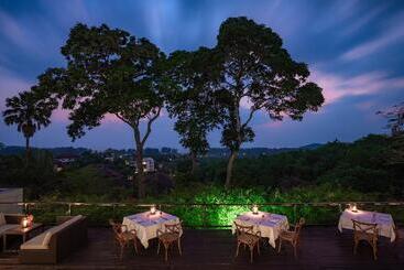 Отель The Pavilions Phuket