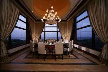 هتل Waldorf Astoria Jeddah  Qasr Al Sharq