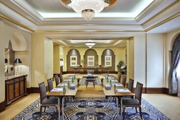 Отель Waldorf Astoria Jeddah  Qasr Al Sharq