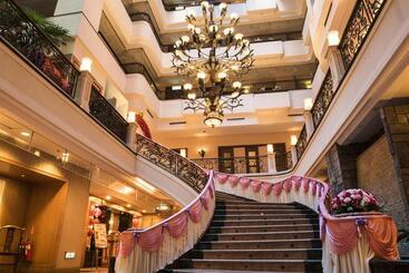 هتل Weiyat Grand