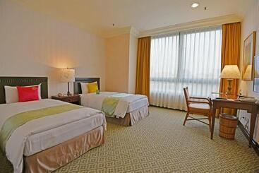 هتل Weiyat Grand