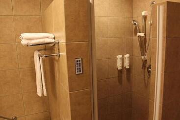 هتل Weiyat Grand