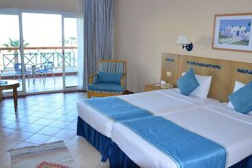 Ivy Cyrene Island Aqua Park Resort
