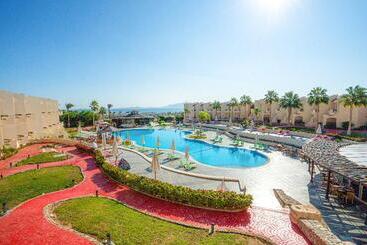 Ivy Cyrene Island Aqua Park Resort