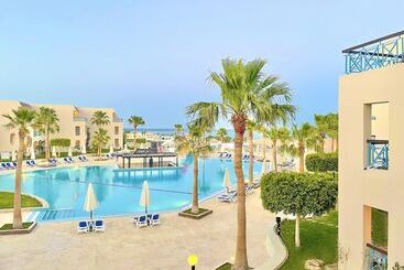 Ivy Cyrene Island Aqua Park Resort