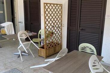 پانسیون B&b Petite Maison