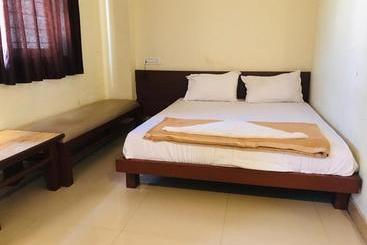 هتل Staymaker Bright Palace Residency